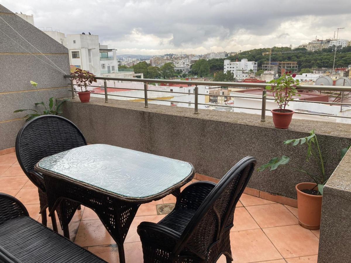 Superb Apartment In The Heart Of Tánger Exterior foto